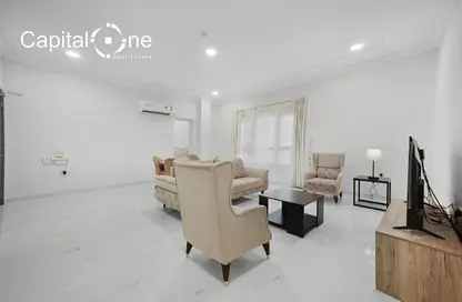 Apartment - 2 Bedrooms - 2 Bathrooms for rent in Omar Bin Abdul Aziz Street - Madinat Khalifa - Doha