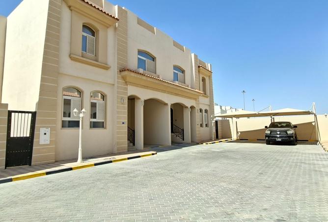 941671 - Property Image 2
