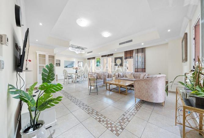 989616 - Property Image 2