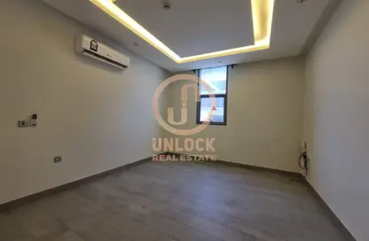 Apartment - 2 Bedrooms - 3 Bathrooms for rent in Al Nasr Street - Al Nasr - Doha