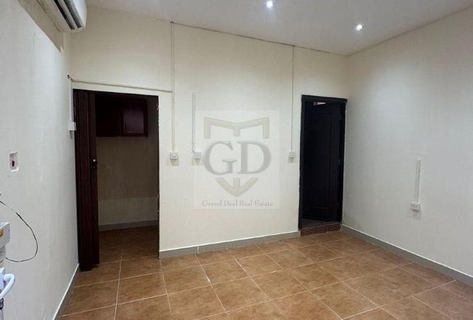 985244 - Property Image 3
