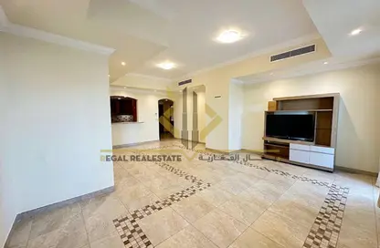 Apartment - 1 Bedroom - 2 Bathrooms for sale in West Porto Drive - Porto Arabia - The Pearl Island - Doha