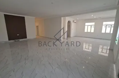 Apartment - 7+ Bedrooms - 7+ Bathrooms for rent in Al Kheesa - Al Kheesa - Umm Salal Mohammed