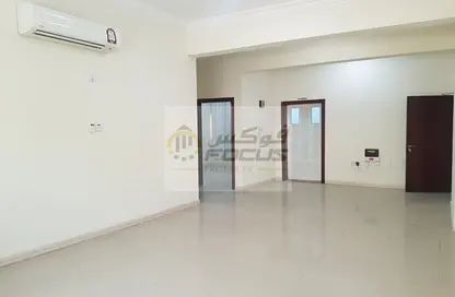 صورة لـ غرفة فارغة شقة - 2 غرف نوم - 2 حمامات للايجار في المنصورة - المنصورة - الدوحة ، صورة رقم 1