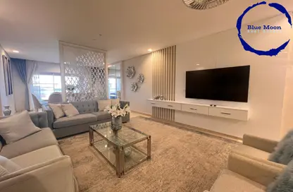 Apartment - 3 Bedrooms - 4 Bathrooms for rent in Viva West - Viva Bahriyah - The Pearl Island - Doha