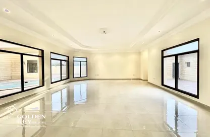 Villa - 5 Bedrooms - 6 Bathrooms for rent in West Bay Lagoon Street - West Bay Lagoon - Doha