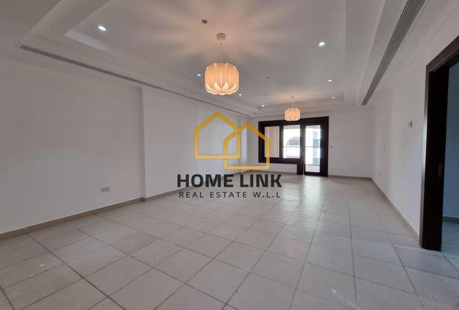 992284 - Property Image 2