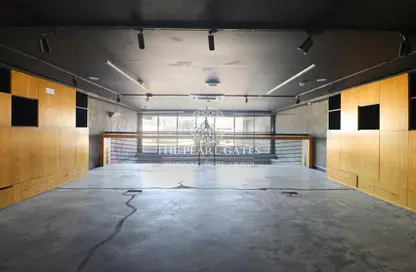 Shop - Studio - 1 Bathroom for rent in Al Tabari Street - Fereej Bin Omran - Doha