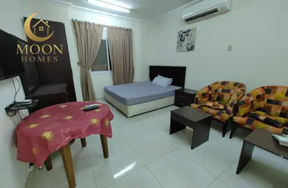 Apartment - Studio - 1 Bathroom for rent in Umm Ghwailina Comm - Umm Ghuwalina - Umm Ghuwailina - Doha
