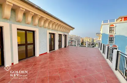 Apartment - 3 Bedrooms - 4 Bathrooms for rent in Carnaval - Qanat Quartier - The Pearl Island - Doha
