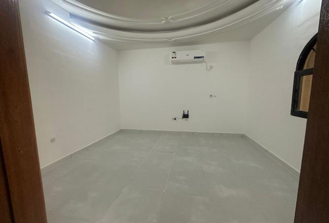 987602 - Property Image 2