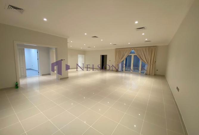 935406 - Property Image 2