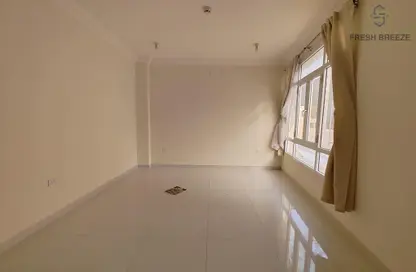 Apartment - 2 Bedrooms - 2 Bathrooms for rent in Umm Ghuwalina - Umm Ghuwailina - Doha