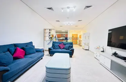 Apartment - 2 Bedrooms - 4 Bathrooms for rent in Zig Zag Tower A - Zig Zag Towers - West Bay - Doha