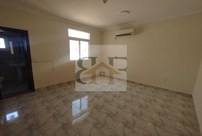 954268 - Property Image 3