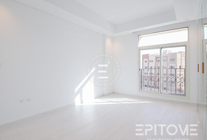 885942 - Property Image 3