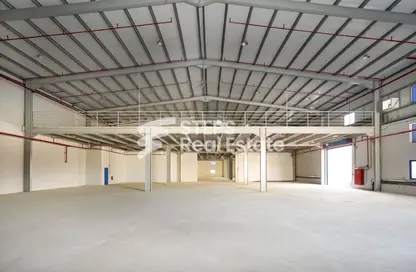 Warehouse - Studio - 7+ Bathrooms for rent in East Industrial Street - Birkat Al Awamer - Al Wakra