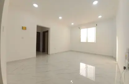 شقة - 2 غرف نوم - 3 حمامات للايجار في شارع ثابت بن زايد - المنصورة - الدوحة