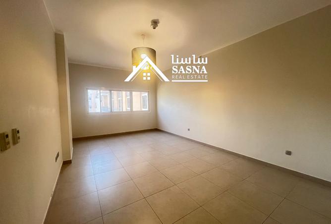 880223 - Property Image 3