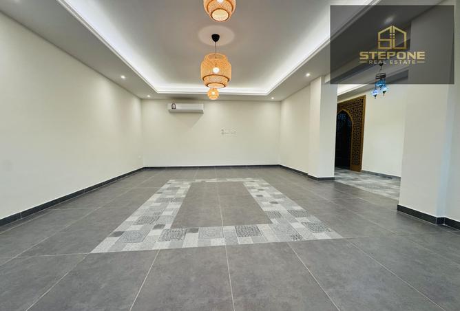 969018 - Property Image 2