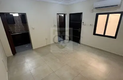 Apartment - Studio - 1 Bathroom for rent in Old Airport Road - Doha