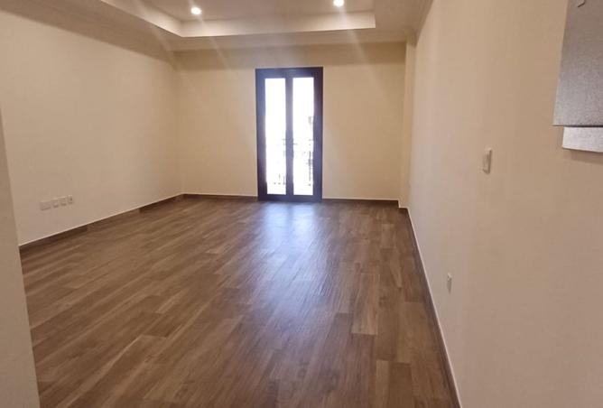 956135 - Property Image 2