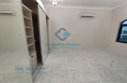 Villa - 5 Bedrooms - 4 Bathrooms for rent in Al Nuaija Street - Al Nuaija - Doha