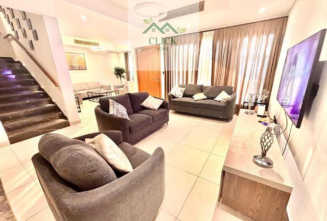 982834 - Property Image 2