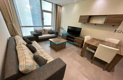 صورة لـ غرفة المعيشة شقة - 2 غرف نوم - 2 حمامات للايجار في شارع الكنانة - السد - الدوحة ، صورة رقم 1