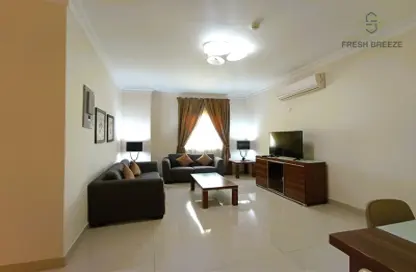 Apartment - 2 Bedrooms - 2 Bathrooms for rent in Umm Ghuwalina - Umm Ghuwailina - Doha
