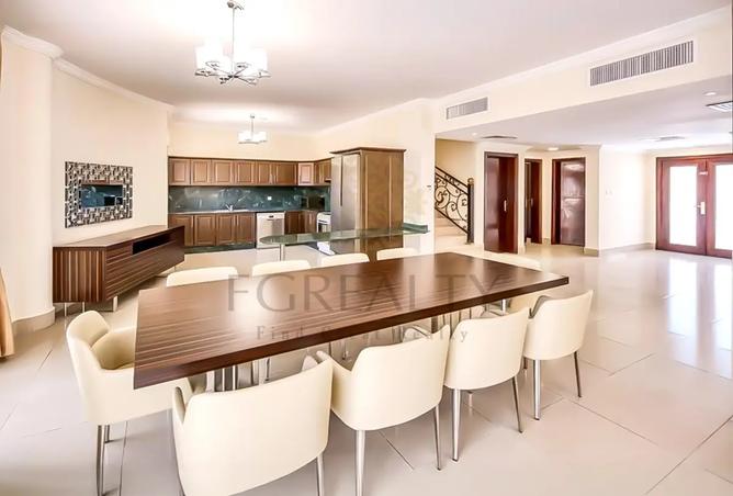 958075 - Property Image 2