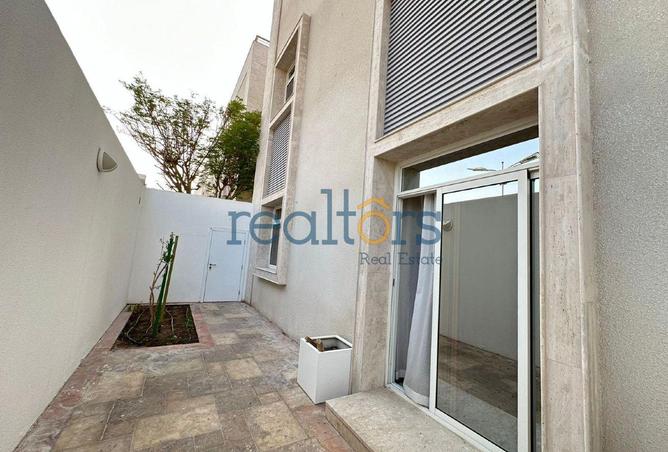 992122 - Property Image 2