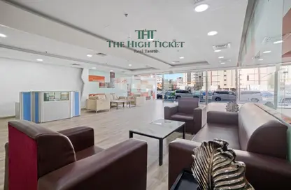 Office Space - Studio - 2 Bathrooms for rent in Al Muntazah Street - Al Muntazah - Doha