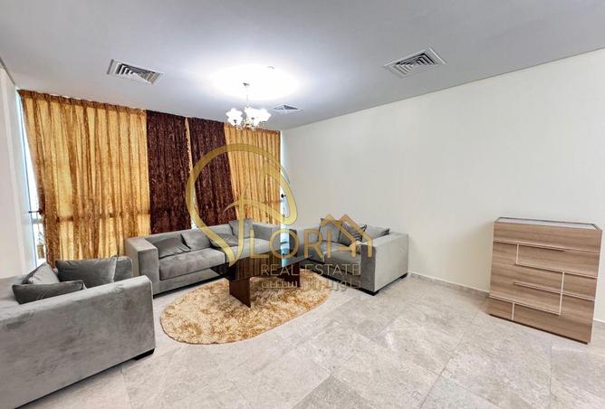 983381 - Property Image 2