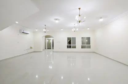 فيلا - 5 غرف نوم - 5 حمامات للايجار في بارل غاردن - النعيجة - الدوحة