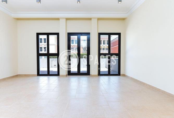 922700 - Property Image 2