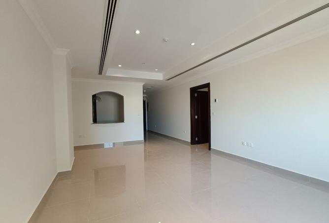 955922 - Property Image 3