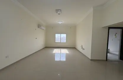 Apartment - 2 Bedrooms - 2 Bathrooms for rent in OqbaBin Nafie Steet - Old Airport Road - Doha