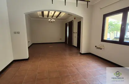 شقة - 4 غرف نوم - 4 حمامات للايجار في الهلال - الهلال - الدوحة