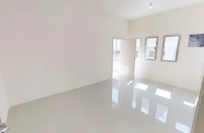 Apartment - 3 Bedrooms - 2 Bathrooms for rent in EB12 - Fereej Bin Mahmoud North - Fereej Bin Mahmoud - Doha