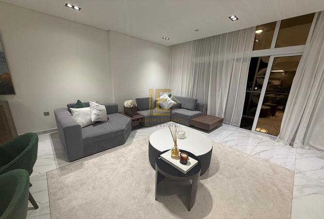 978206 - Property Image 2