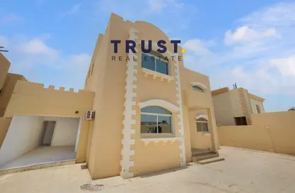Villa - 4 Bedrooms - 5 Bathrooms for rent in Bu Hamour Street - Abu Hamour - Doha