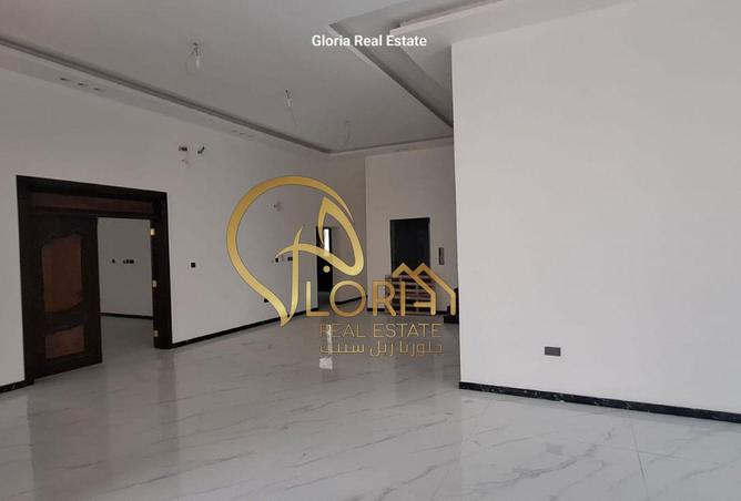 928136 - Property Image 2