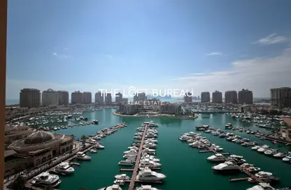 شقة - 2 غرف نوم - 3 حمامات للايجار في طريق بورتو الغربي - بورتو أرابيا - جزيرة اللؤلؤة - الدوحة