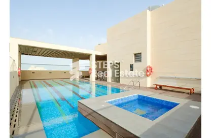 Apartment - 2 Bedrooms - 3 Bathrooms for rent in Le mirage corniche - Ras Abu Aboud - Doha