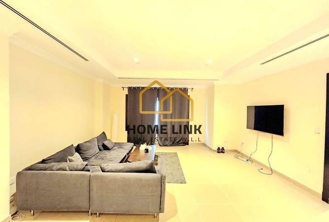 911395 - Property Image 3