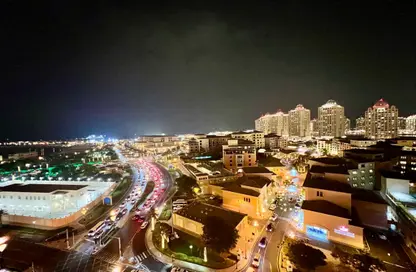 شقة - 2 غرف نوم - 2 حمامات للايجار في طريق بورتو الشرقي - بورتو أرابيا - جزيرة اللؤلؤة - الدوحة