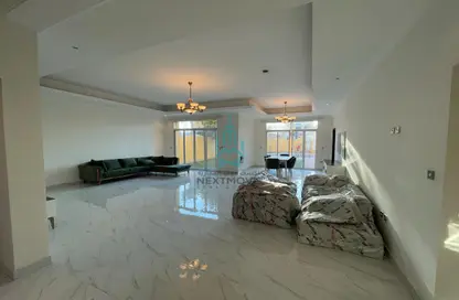Living Room image for: Compound - 5 Bedrooms - 6 Bathrooms for rent in Janayin Al Waab - Al Waab - Doha, Image 1