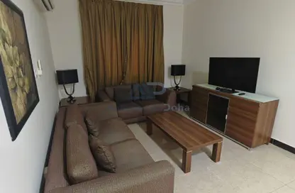 Apartment - 1 Bedroom - 1 Bathroom for rent in Umm Ghuwalina - Umm Ghuwailina - Doha