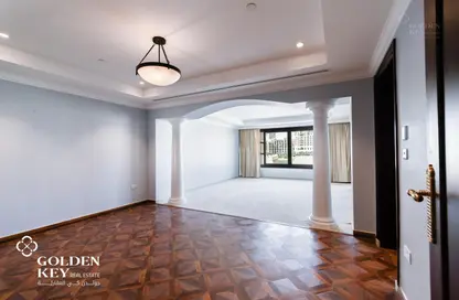 Townhouse - 2 Bedrooms - 3 Bathrooms for sale in West Porto Drive - Porto Arabia - The Pearl Island - Doha
